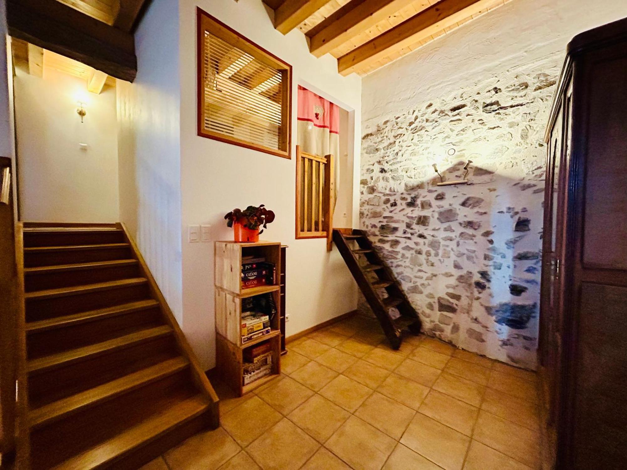 Au Pied Du Chateau- Parking Wifi Jardin - Clg Savoie Freterive Bagian luar foto